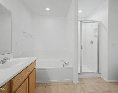 8777 W Dahlia Drive - Photo Thumbnail 22