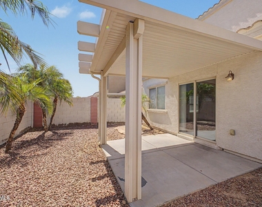 8777 W Dahlia Drive - Photo Thumbnail 32