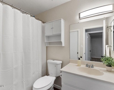 330 W Tonopah Drive - Photo Thumbnail 15