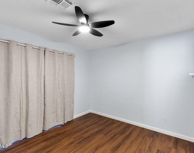 330 W Tonopah Drive - Photo Thumbnail 16