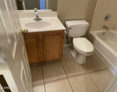 8949 W Kathleen Road - Photo Thumbnail 16