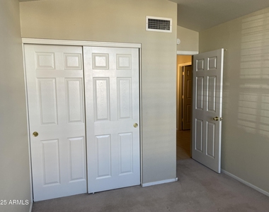 8949 W Kathleen Road - Photo Thumbnail 22