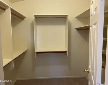 8949 W Kathleen Road - Photo Thumbnail 13