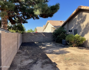 8949 W Kathleen Road - Photo Thumbnail 25