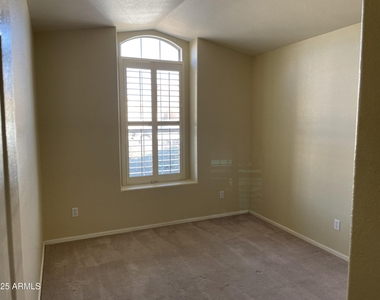 8949 W Kathleen Road - Photo Thumbnail 21