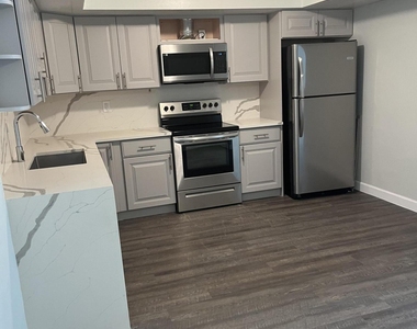 1419 Se 2nd Street - Photo Thumbnail 2