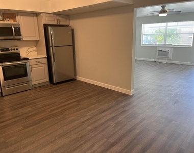 1419 Se 2nd Street - Photo Thumbnail 3