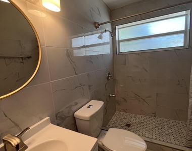 1419 Se 2nd Street - Photo Thumbnail 8