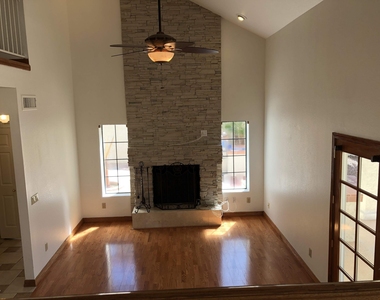 16226 S 37th Way - Photo Thumbnail 11