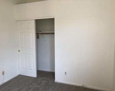 16226 S 37th Way - Photo Thumbnail 31