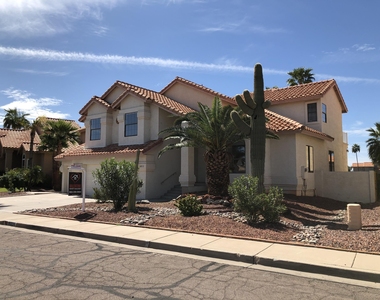 16226 S 37th Way - Photo Thumbnail 2