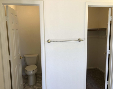 16226 S 37th Way - Photo Thumbnail 29