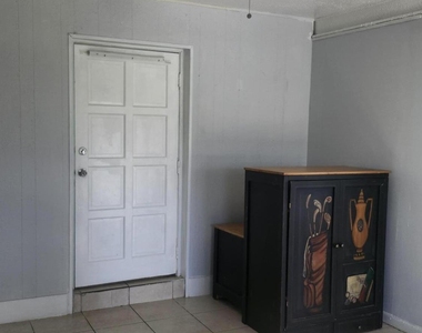 3751 Nw 36th Street - Photo Thumbnail 7