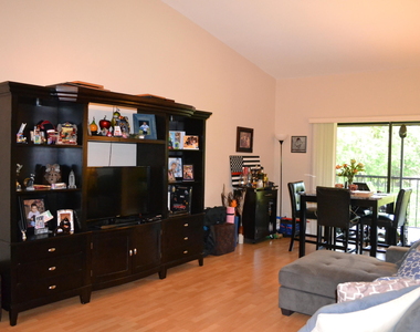 3149 Millwood Terrace - Photo Thumbnail 5