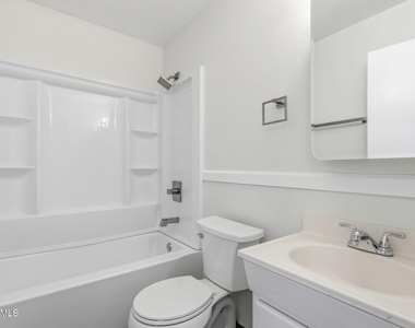 250 E Park Avenue - Photo Thumbnail 18