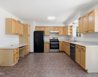 250 E Park Avenue - Photo Thumbnail 7