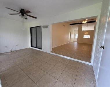 1028 Green Pine Boulevard - Photo Thumbnail 15