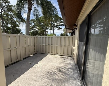 1028 Green Pine Boulevard - Photo Thumbnail 7