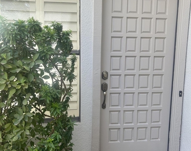 7272 E Gainey Ranch Road - Photo Thumbnail 2