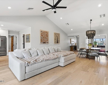 4214 E Turney Avenue - Photo Thumbnail 11