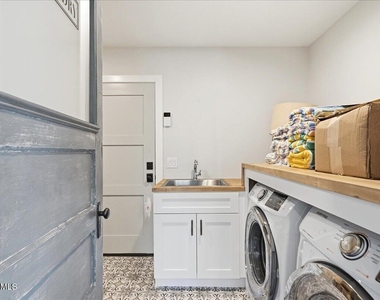 4214 E Turney Avenue - Photo Thumbnail 32