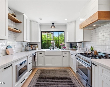 4214 E Turney Avenue - Photo Thumbnail 13