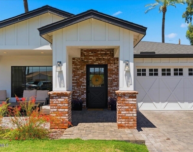 4214 E Turney Avenue - Photo Thumbnail 2