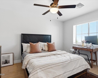 4214 E Turney Avenue - Photo Thumbnail 25