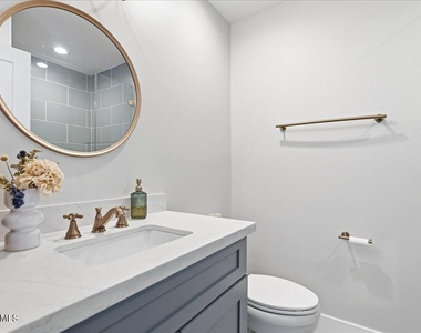 4214 E Turney Avenue - Photo Thumbnail 27