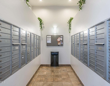 945 E Playa Del Norte Drive - Photo Thumbnail 19