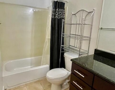 945 E Playa Del Norte Drive - Photo Thumbnail 9