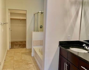 945 E Playa Del Norte Drive - Photo Thumbnail 7