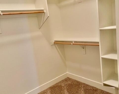 945 E Playa Del Norte Drive - Photo Thumbnail 6