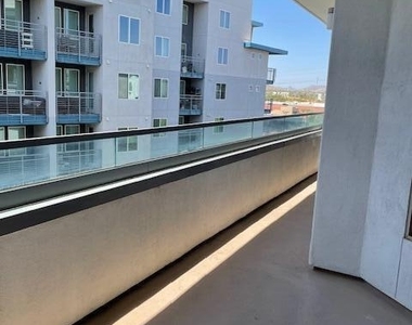 945 E Playa Del Norte Drive - Photo Thumbnail 12