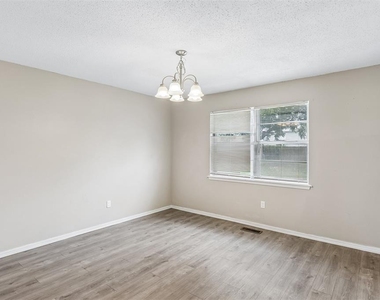 5825 Nw 72nd Street - Photo Thumbnail 12