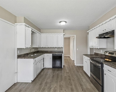 5825 Nw 72nd Street - Photo Thumbnail 8