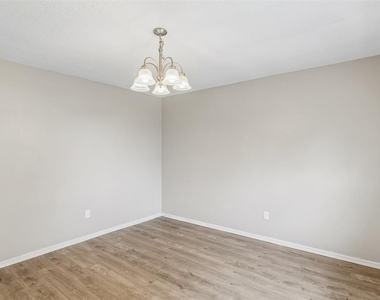 5825 Nw 72nd Street - Photo Thumbnail 13