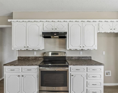 5825 Nw 72nd Street - Photo Thumbnail 7