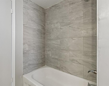 5825 Nw 72nd Street - Photo Thumbnail 30