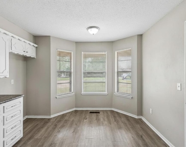 5825 Nw 72nd Street - Photo Thumbnail 11
