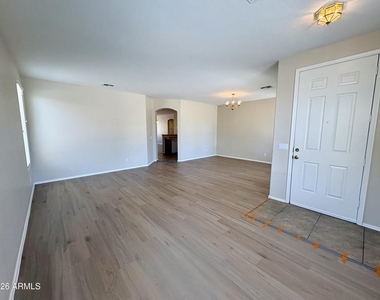 14948 N 136th - Photo Thumbnail 4