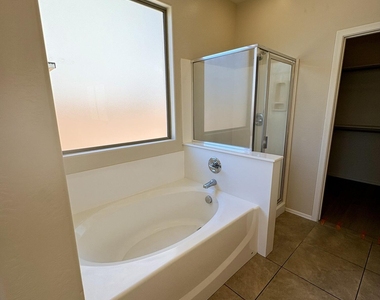 14948 N 136th - Photo Thumbnail 22