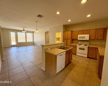 14948 N 136th - Photo Thumbnail 8
