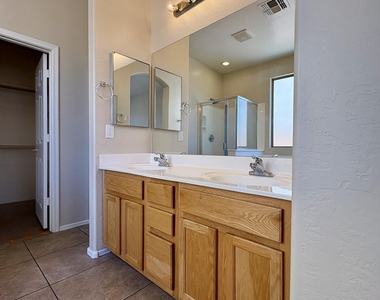 14948 N 136th - Photo Thumbnail 21
