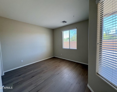 14948 N 136th - Photo Thumbnail 34