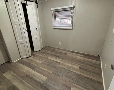 242 John C Road - Photo Thumbnail 12