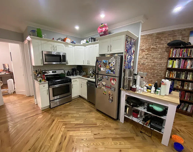 1100 Jefferson Avenue - Photo Thumbnail 2