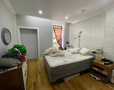 1100 Jefferson Avenue - Photo Thumbnail 3