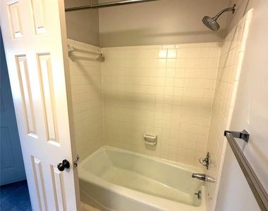 6648 Bunkerhill Circle - Photo Thumbnail 16