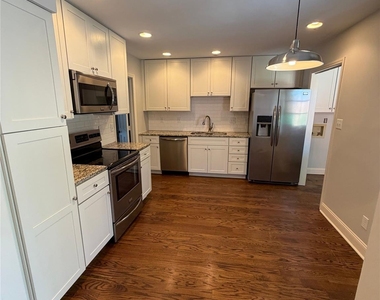 6648 Bunkerhill Circle - Photo Thumbnail 6